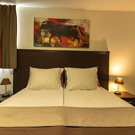 Hotel Malon Льовен Екстериор снимка