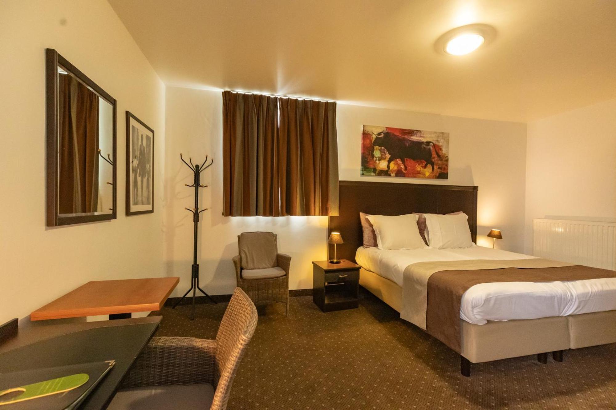 Hotel Malon Льовен Екстериор снимка