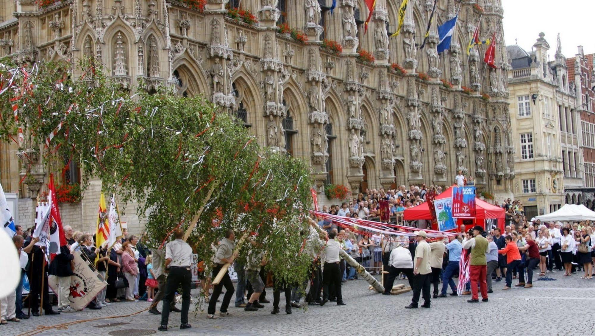 Hotel Malon Льовен Екстериор снимка