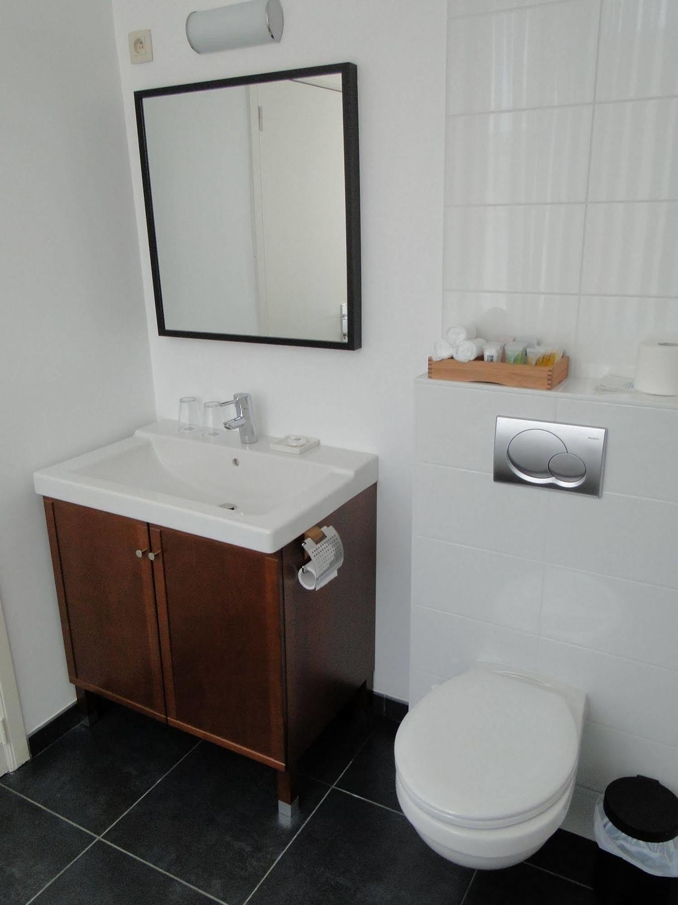 Hotel Malon Льовен Екстериор снимка