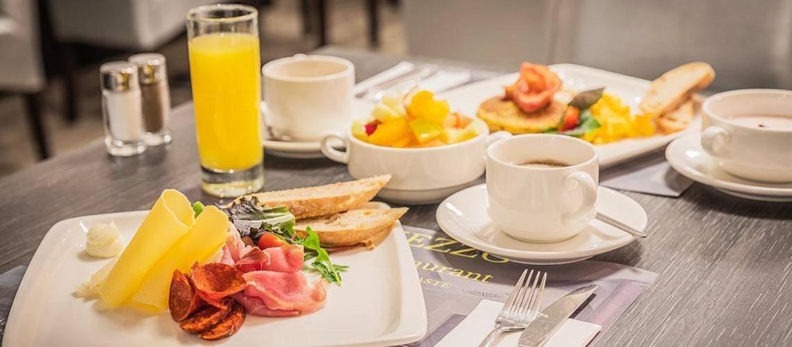 Hotel Malon Льовен Екстериор снимка
